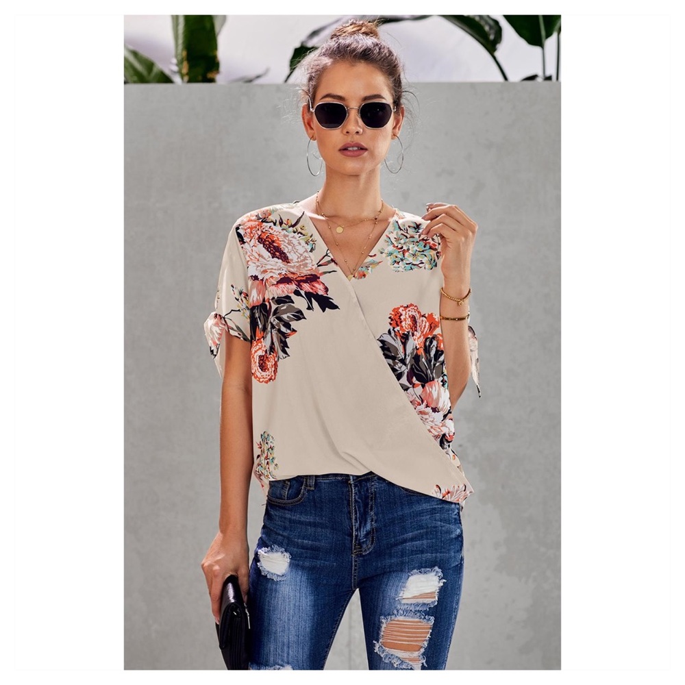🆕 floral wrap top - Picture 2 of 4